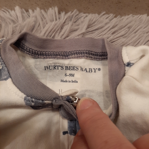 Footed Pajama's Unisex - set of two Size 6-9 Months - Picture 7 of 7